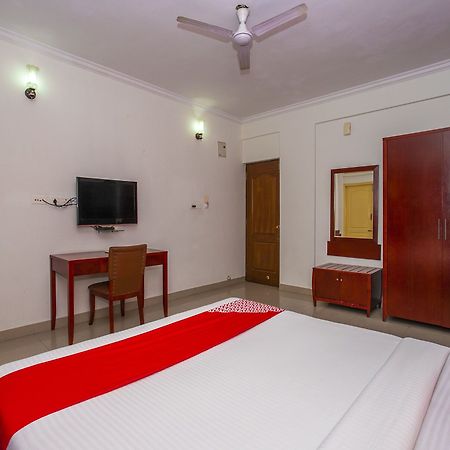 Oyo 23360 White Bricks Inn Bangalore Bagian luar foto